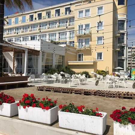 White * Durrës